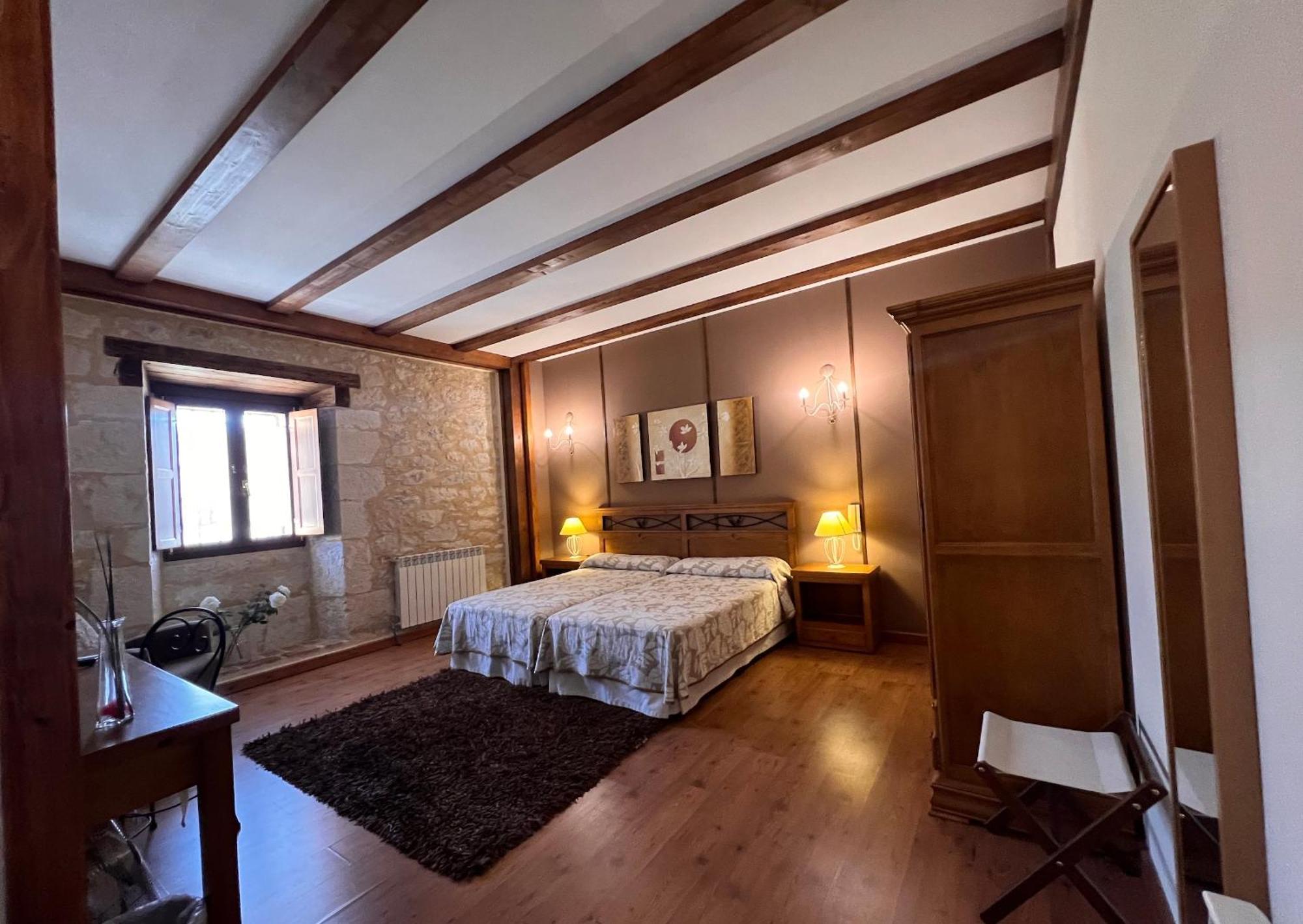 Hotel Rural Restaurante Las Baronas Santa Cruz de la Salceda Ngoại thất bức ảnh